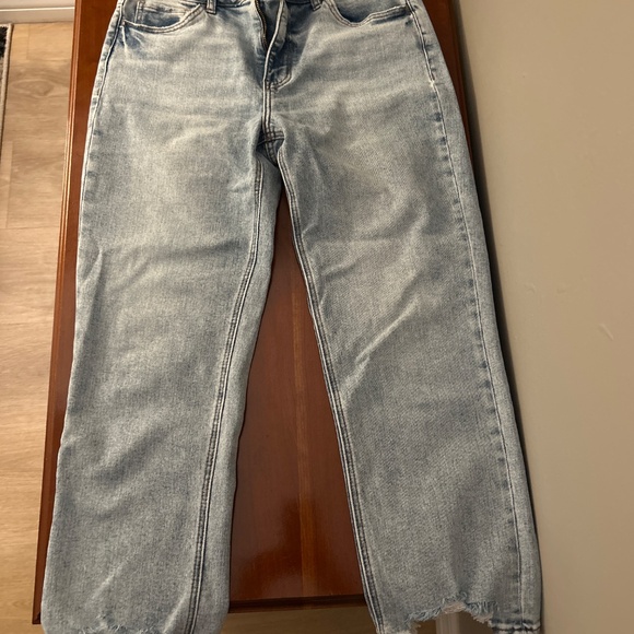 MOCO Jeans - Picture 2 of 3